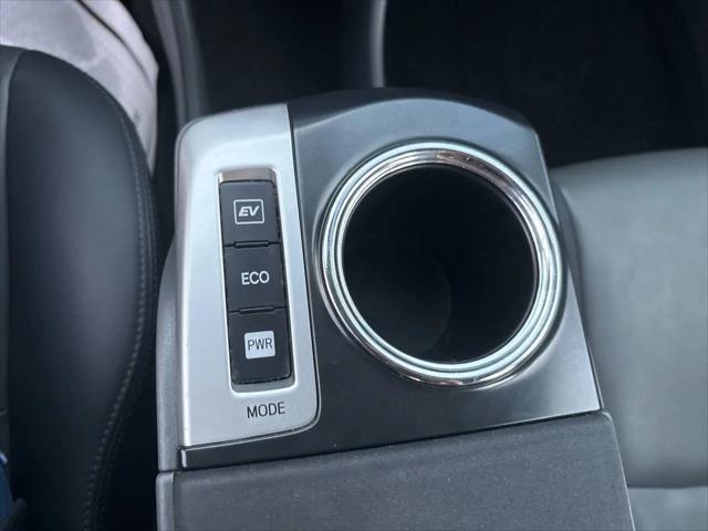2013 Toyota Prius v Five