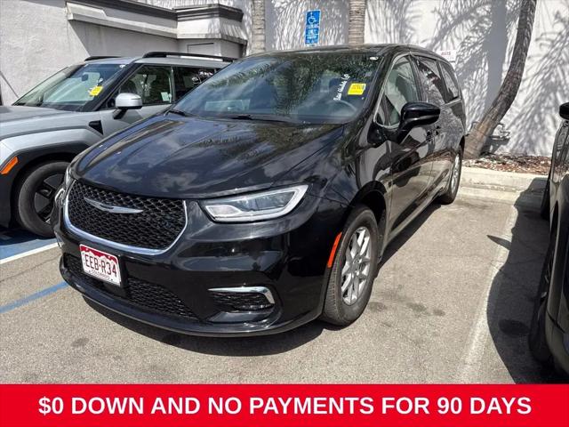 2025 Chrysler Pacifica Select for sale in Glendale, CA