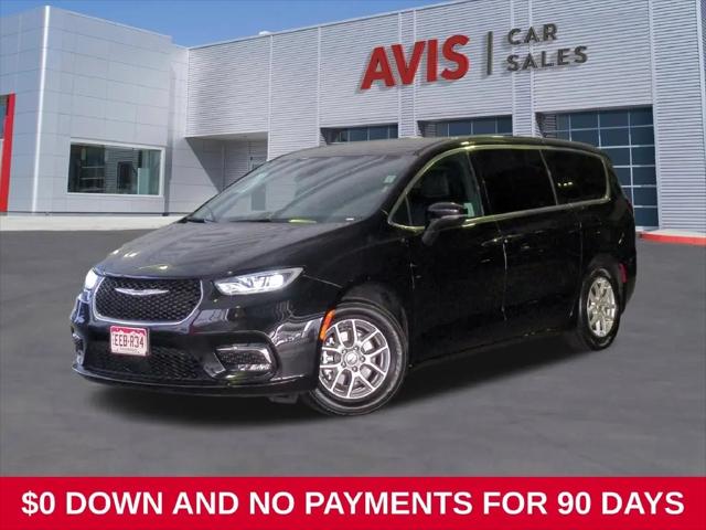 2025 Chrysler Pacifica Select for sale in Glendale, CA