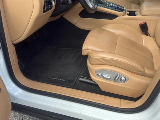 2018 Porsche Macan Base