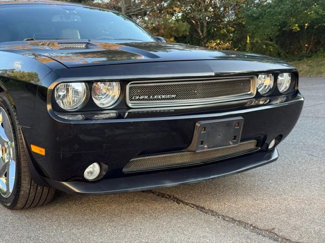 2011 Dodge Challenger Base