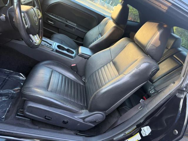 2011 Dodge Challenger Base