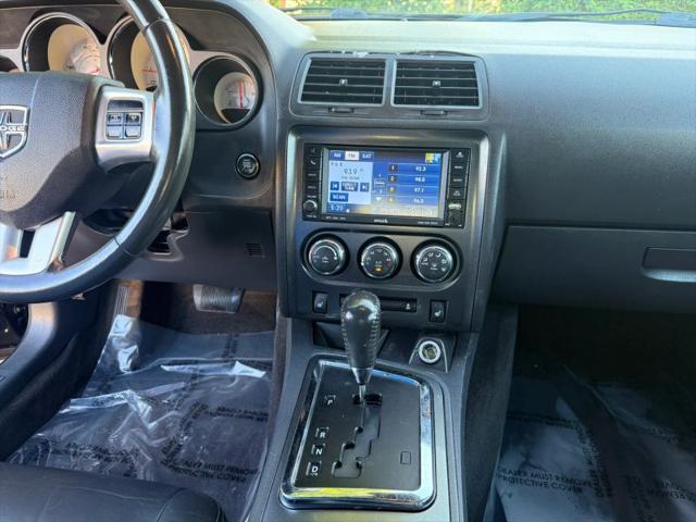 2011 Dodge Challenger Base