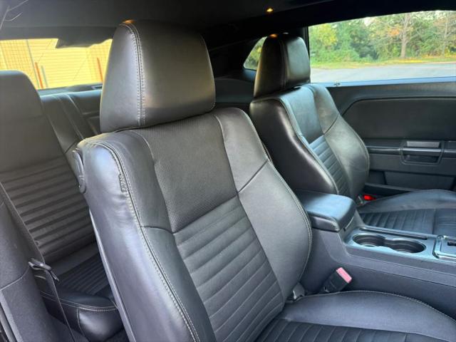 2011 Dodge Challenger Base