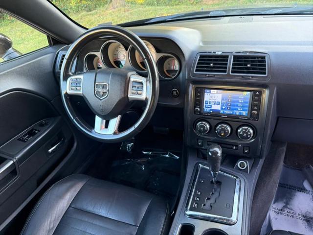 2011 Dodge Challenger Base