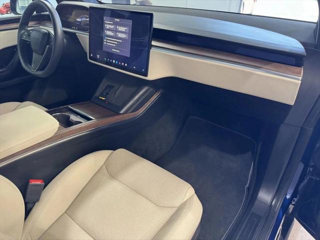 2023 Tesla Model X Base