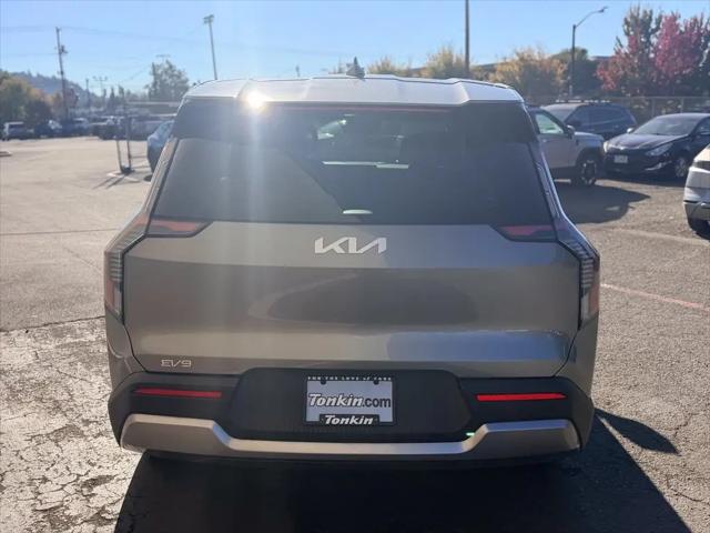 2024 Kia EV9 Light Long Range