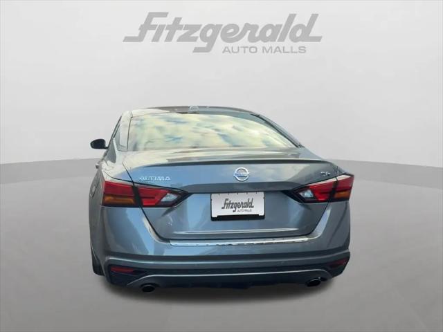 2022 Nissan Altima SR FWD
