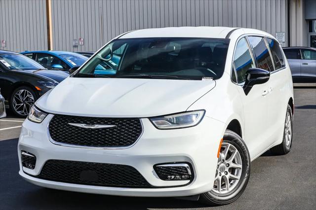 2025 Chrysler Pacifica Select for sale in Colma, CA