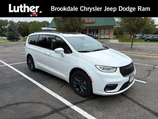 2021 Chrysler Pacifica Limited AWD for sale in Brooklyn Park, MN