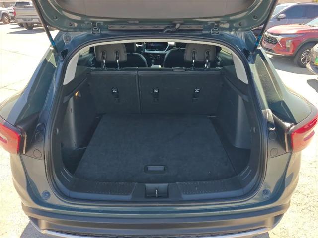 2025 Chevrolet Trax FWD LT