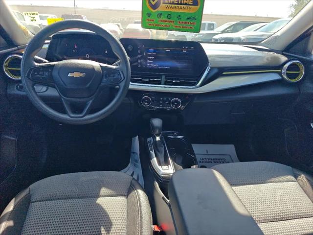 2025 Chevrolet Trax FWD LT