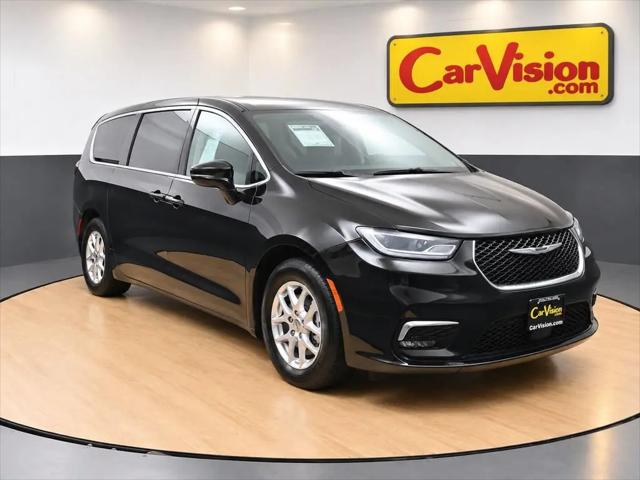 2024 Chrysler Pacifica Touring L for sale in Maple Shade, NJ