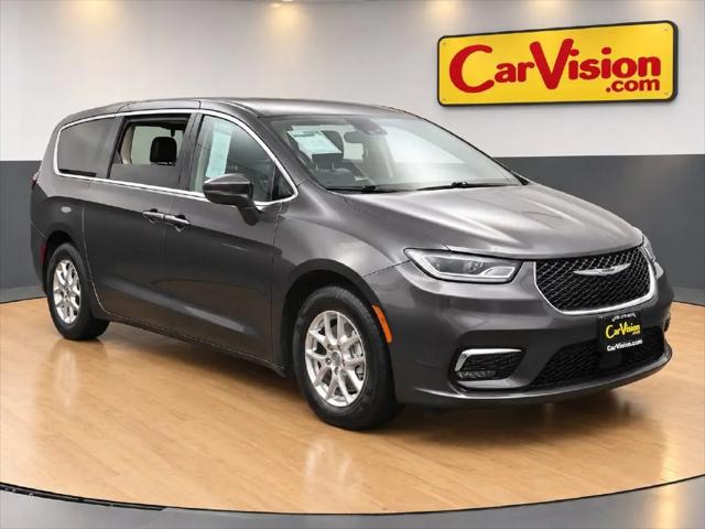 2023 Chrysler Pacifica Touring L for sale in Maple Shade, NJ