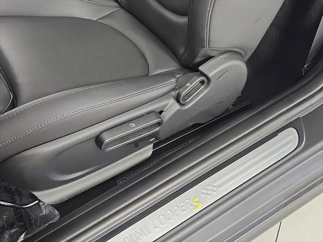 2024 MINI SE Hardtop Cooper