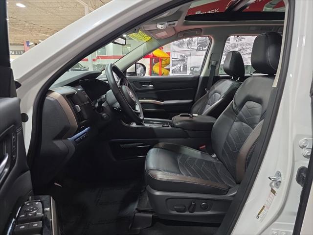 2023 Nissan Pathfinder Platinum 4WD