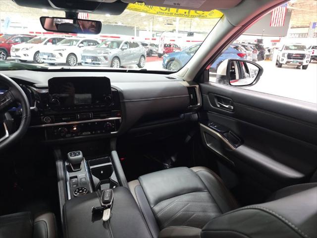 2023 Nissan Pathfinder Platinum 4WD