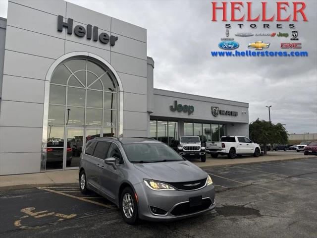 2020 Chrysler Pacifica Touring L for sale in Pontiac, IL