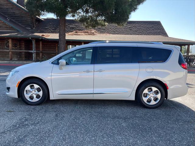 2017 Chrysler Pacifica Touring-L Plus