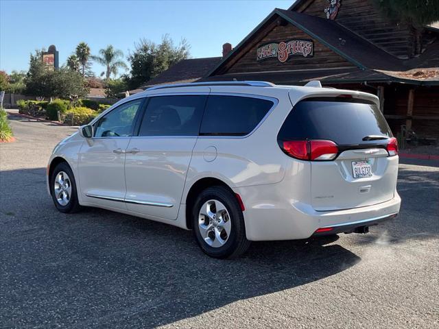 2017 Chrysler Pacifica Touring-L Plus