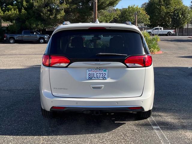 2017 Chrysler Pacifica Touring-L Plus