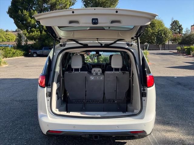 2017 Chrysler Pacifica Touring-L Plus