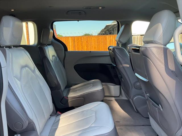 2017 Chrysler Pacifica Touring-L Plus