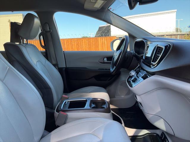 2017 Chrysler Pacifica Touring-L Plus
