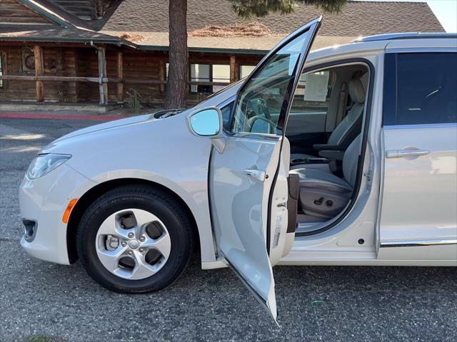 2017 Chrysler Pacifica Touring-L Plus