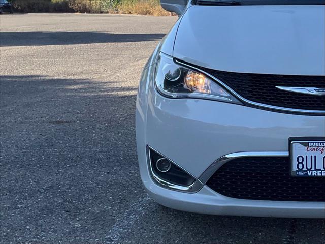 2017 Chrysler Pacifica Touring-L Plus