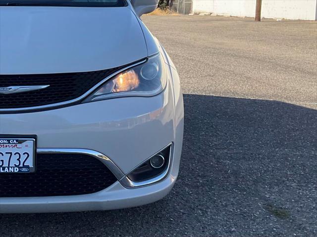 2017 Chrysler Pacifica Touring-L Plus
