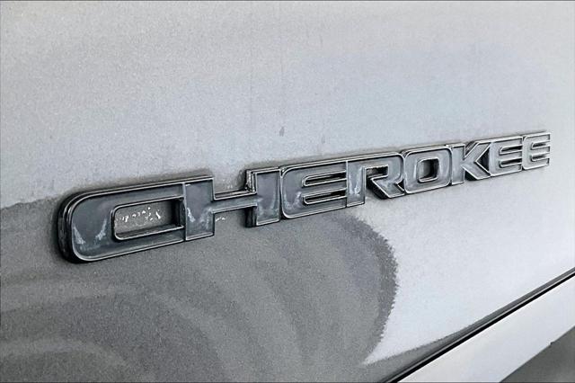 Used 2019 Jeep Cherokee Altitude FWD For Sale in Olive Branch, MS