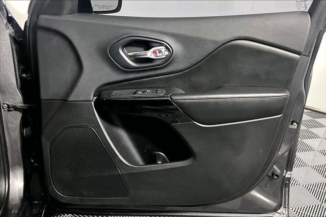 Used 2019 Jeep Cherokee Altitude FWD For Sale in Olive Branch, MS