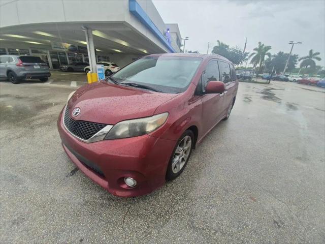 2014 Toyota Sienna SE 8 Passenger for sale in Fort Lauderdale, FL