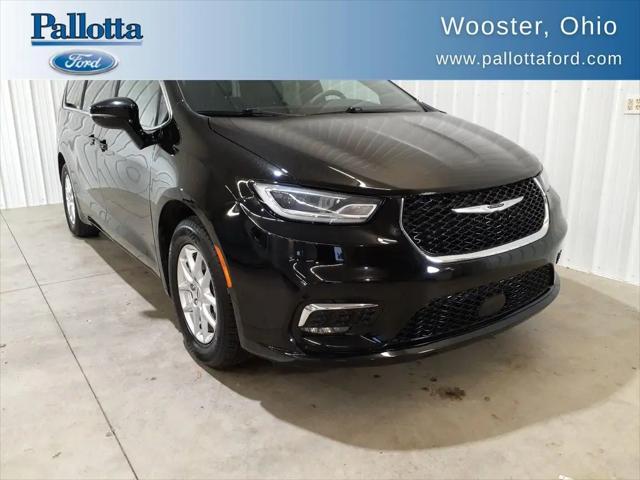 2025 Chrysler Pacifica Select for sale in Wooster, OH