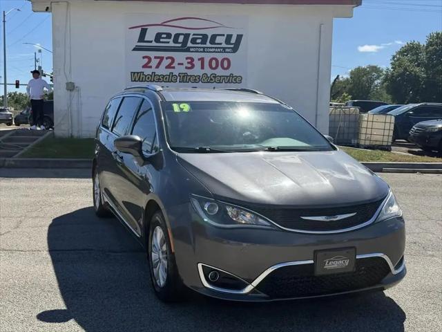 2019 Chrysler Pacifica Touring L for sale in Topeka, KS