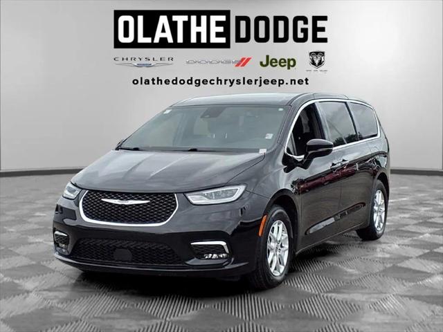 2025 Chrysler Pacifica Select for sale in Olathe, KS