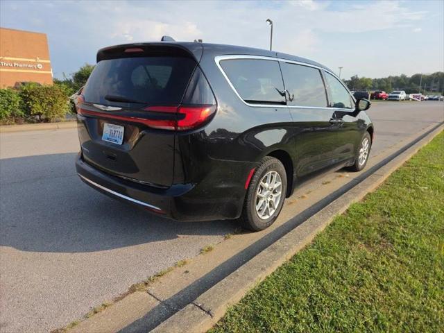 2024 Chrysler Pacifica Touring L for sale in Paris, KY