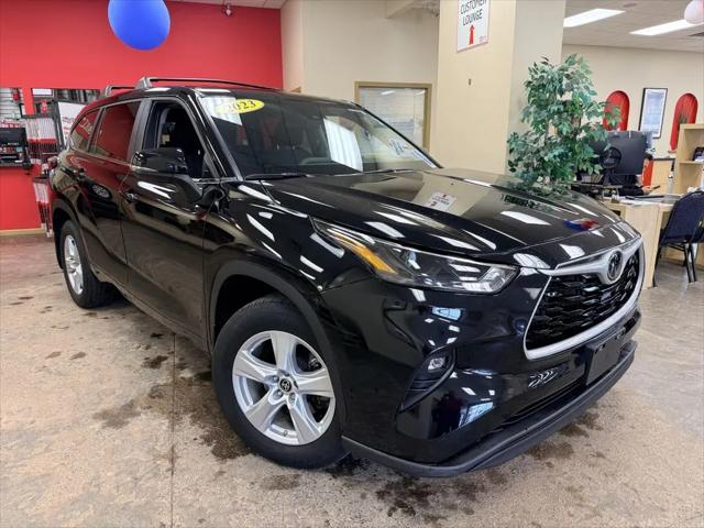2023 Toyota Highlander LE for sale in Batavia, NY