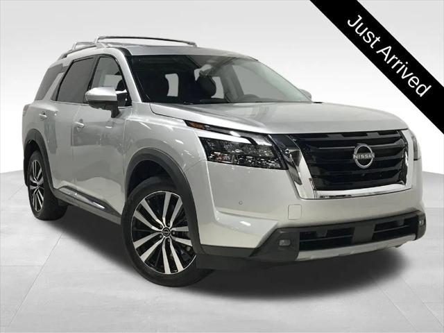 2025 Nissan Pathfinder Platinum 4WD for sale in Des Moines, IA