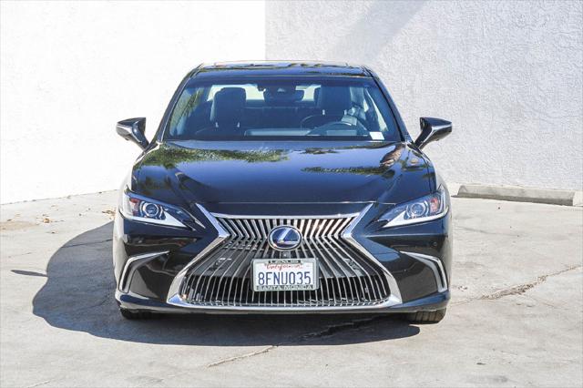 2019 Lexus ES 300h Luxury
