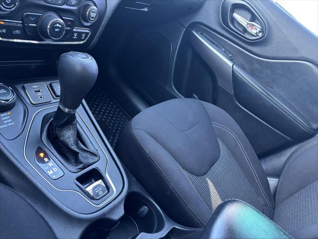 Used 2021 Jeep Cherokee Sport For Sale in Jackson, MI