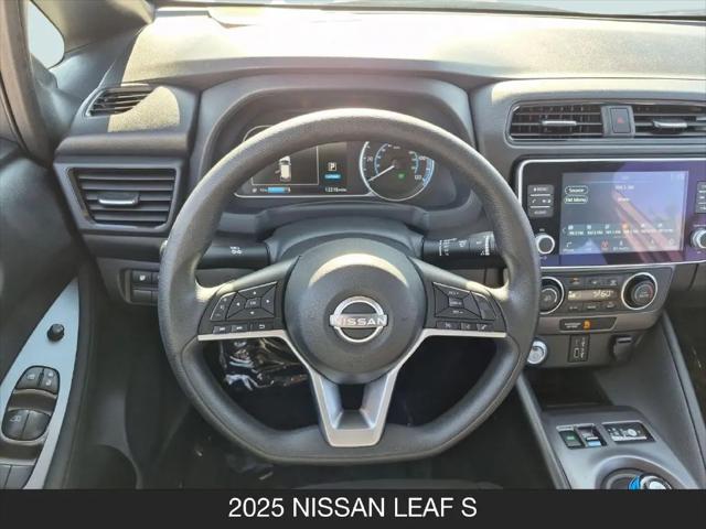 2025 Nissan LEAF S