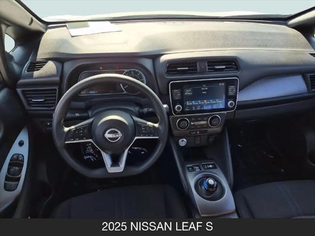 2025 Nissan LEAF S