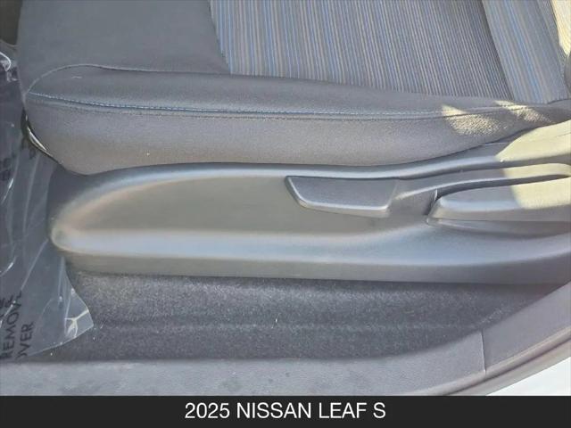 2025 Nissan LEAF S