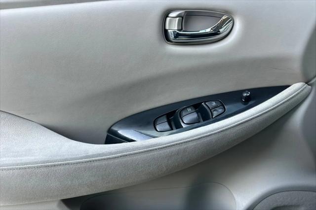 2011 Nissan LEAF SL