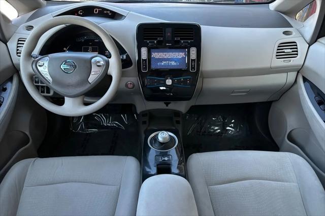 2011 Nissan LEAF SL