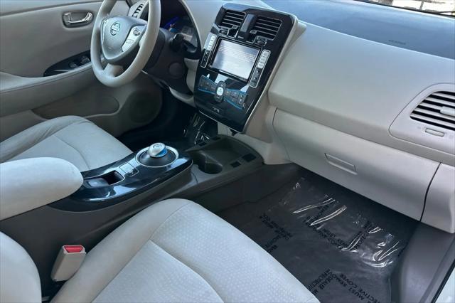 2011 Nissan LEAF SL