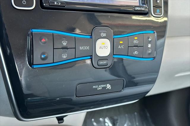 2011 Nissan LEAF SL
