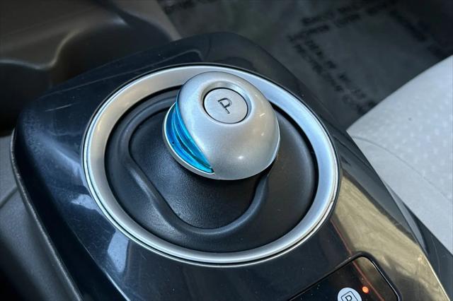 2011 Nissan LEAF SL